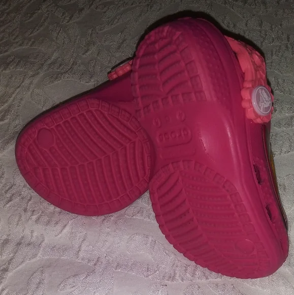 Crocs x Disney Princess Girls sz 4 - 5 Cinderella Rapunzel Pink Shoes Excellent - Picture 6 of 12